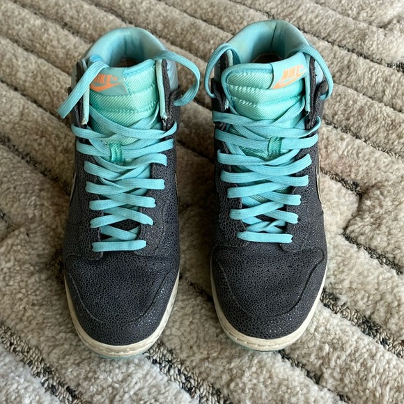 Nike snakeskin sparkle sneakers / tennis shoes with wedge / heel lift - Picture 2 of 9